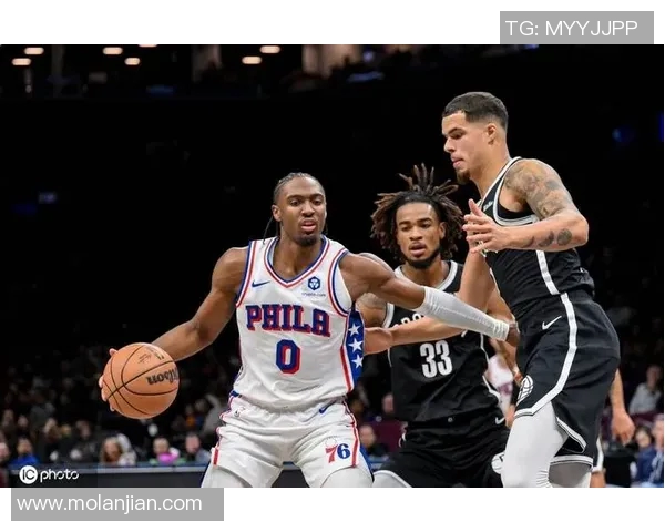 欧文难阻勇士队弃将爆发,马克西26+6+7助76人队送篮网队六连败